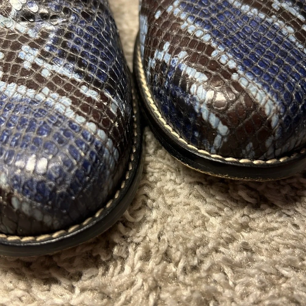 Women’s Donald J Pliner brown leather‎ loafers Snakeskin 5.5 51/2 Flats Comfy